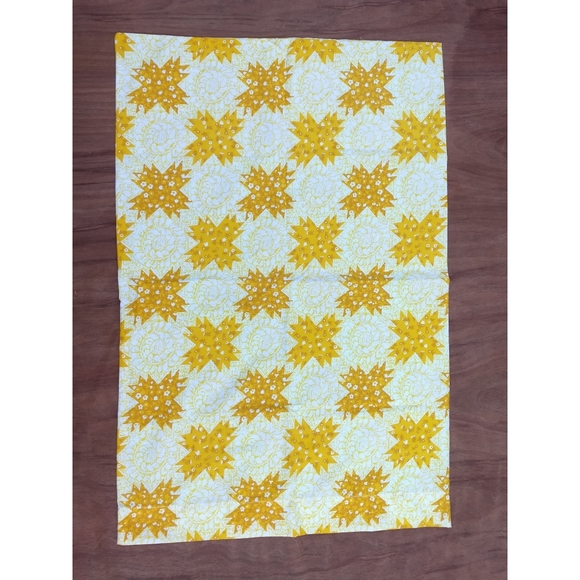 Vintage Other - Vintage yellow farmhouse bedding set full